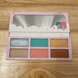 Sugar Pill x Little Twin Stars eyeshadow palette